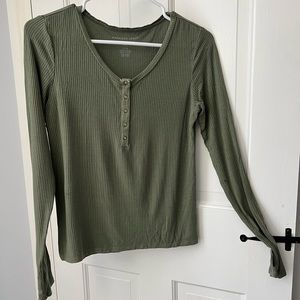 American Eagle women’s long sleeve top, green, size small